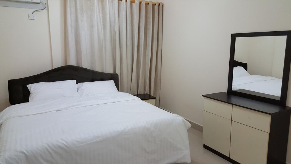 Golden Seasons Furnished Apartment Salalah Buitenkant foto
